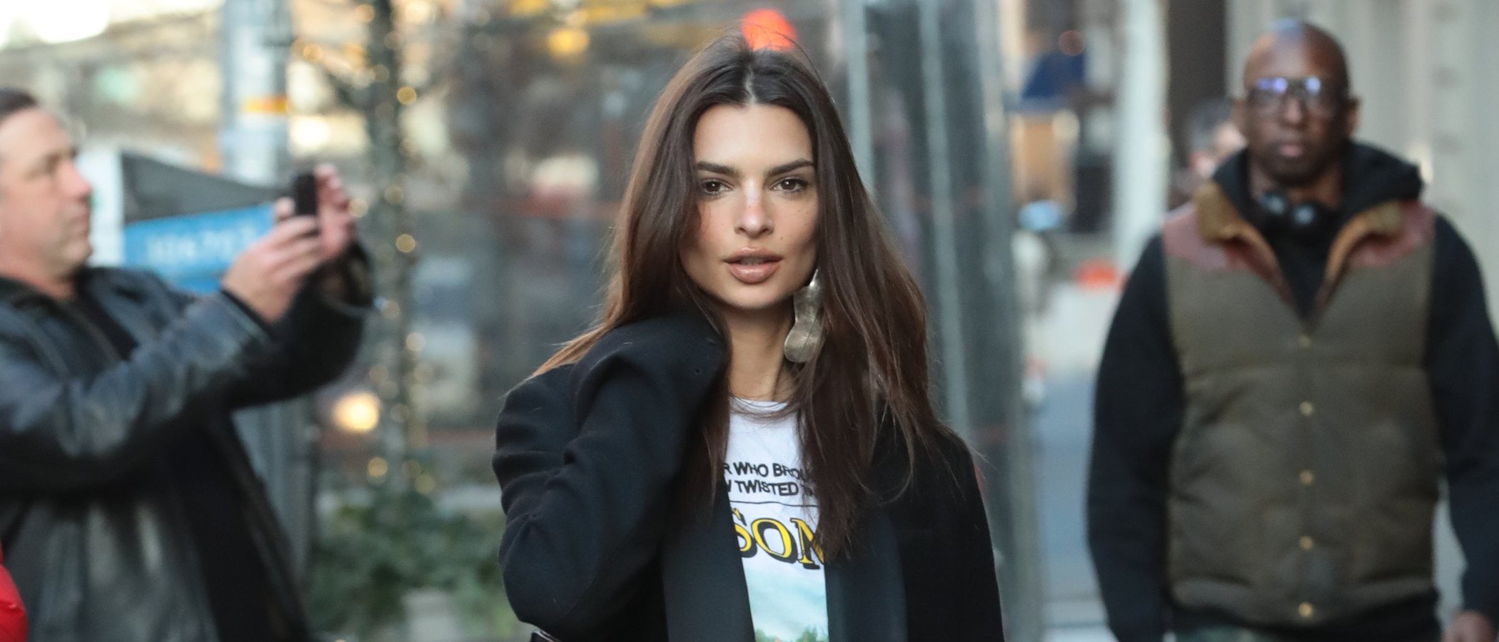 Emily Ratajkowski lleva el último 'must have', ¿te atreves tú a lucirlo en versión low cost?