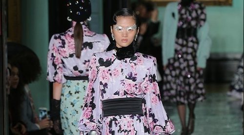 Erdem se inspira en el trabajo de Cecil Beaton para su colección otoño/invierno 2020-2021