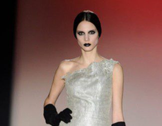 Hannibal Laguna apuesta por un otoño/invierno 2013/2014 plateado en la Madrid Fashion Week