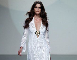 Teresa Helbig apuesta por un verano al estilo hippie chic en su desfile primavera/verano 2014 en Madrid Fashion Week