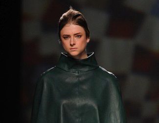 Las capas de AA de Amaya Arzuaga abren la Madrid Fashion Week otoño/invierno 2014/2015