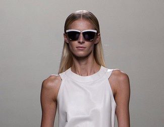 Vestidos vaporosos y con movimiento, la apuesta de Roberto Torretta en Madrid Fashion Week