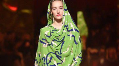 Patchwork y trampantojos en la colección de Alta Costura de Schiaparelli para la primavera/verano 2015