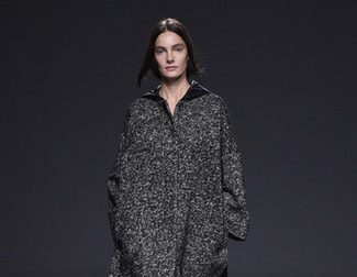 Lo oversize y lo neutro se apodera del otoño/invierno 2015/2016 de Ángel Schlesser en Madrid Fashion Week