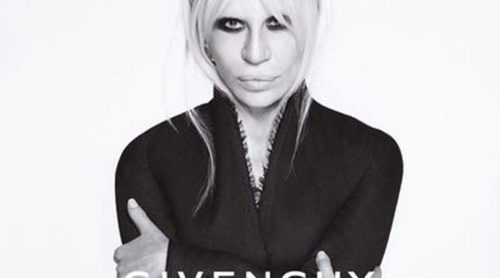 Donatella Versace ya posa como musa de Givenchy en su otoño/invierno 2015/2016