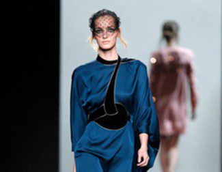 Sensualidad en estado puro con Miguel Palacio sobre la pasarela de la Madrid Fashion Week