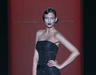 Encaje, volumen y transparencias en la 'alfombra roja' de Hannibal Laguna en la Fashion Week Madrid