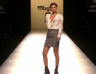 Roberto Torretta apuesta por la elegancia y la inspiración masculina para otoño/invierno 2016/2017