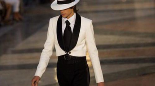 Karl Lagerfeld triunfa en el Paseo del Prado con su colección Crucero 2017