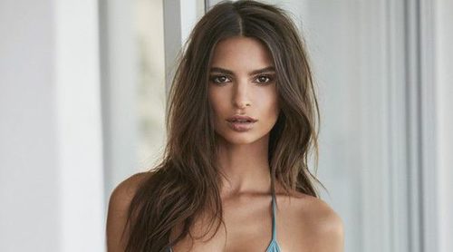 Emily Ratajkowski vuelve a lucir cuerpazo con los trajes de baño de Amore & Sorvete
