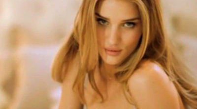 Rosie Huntington-Whiteley posa con sus diseños vintage de Marks & Spencer
