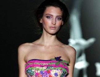 Colores vibrantes y selváticos protagonizarán la colección de verano 2013 de Dolores Cortés en la Fashion Week Madrid
