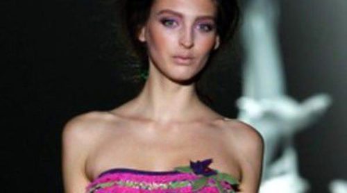 Colores vibrantes y selváticos protagonizarán la colección de verano 2013 de Dolores Cortés en la Fashion Week Madrid