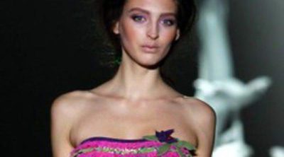 Colores vibrantes y selváticos protagonizarán la colección de verano 2013 de Dolores Cortés en la Fashion Week Madrid