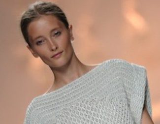 Sita Murt, especialista en punto, se decanta por tonos pastel y blancos en su colección primavera/verano 2013