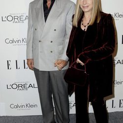 Barbra Streisand y James Brolin en la fiesta 'Women in Hollywood' de ELLE