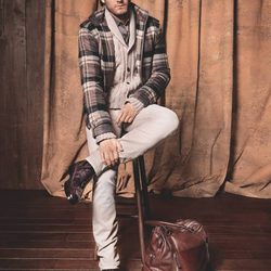 Abrigo de cuadros de la firma H.E. By Mango para el otoño/invierno 2011-2012