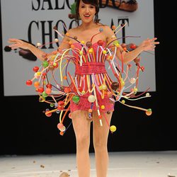 Minivestido con bolas de chocolate