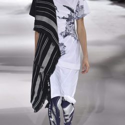 Camiseta y leggings de Stella McCartney colección primavera/verano 2017 en París Fashion Week