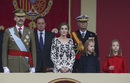 La Familia Real en el desfile militar del Día de la Hispanidad