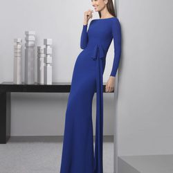 Eugenia Silva con un vestido azul klein de la colección 'Cocktail 2017' de Rosa Clará