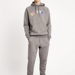 Pantalón y sudadera de color gris de David Delfín otoño/invierno 2016/2017