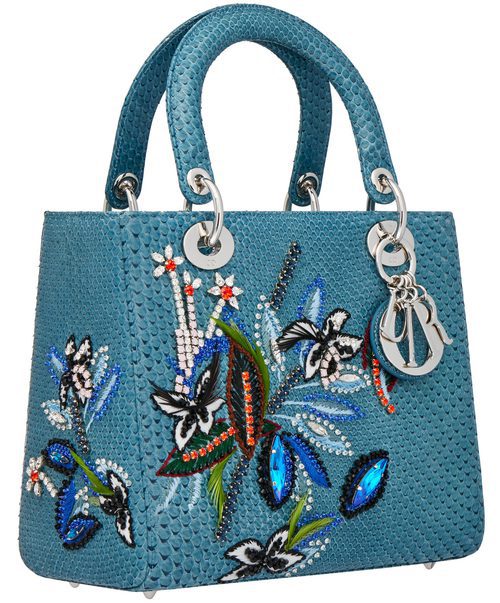 Bolso azul bordado de la colección Lady 2017 de Dior