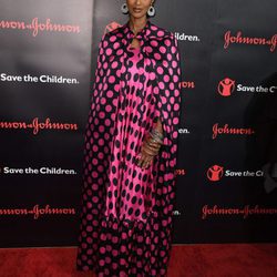 Iman con un vestido de lunares en un evento de 'Save the Children'