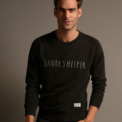 Jon Kortajarena con un jersey diseñado por él para la campaña 'Christmas Jumper Day' de Save The Children