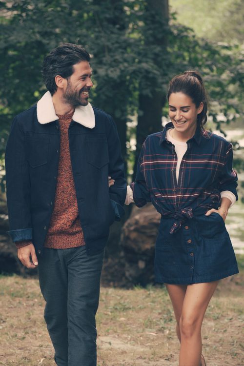 Gala González y Miguel Carrizo con ropa en tonos azules de Esprit otoño/invierno 2016/2017