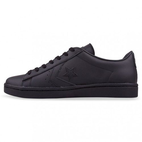 Sneakers negras de la colección 'Pro Leather '76' de Converse y Nike