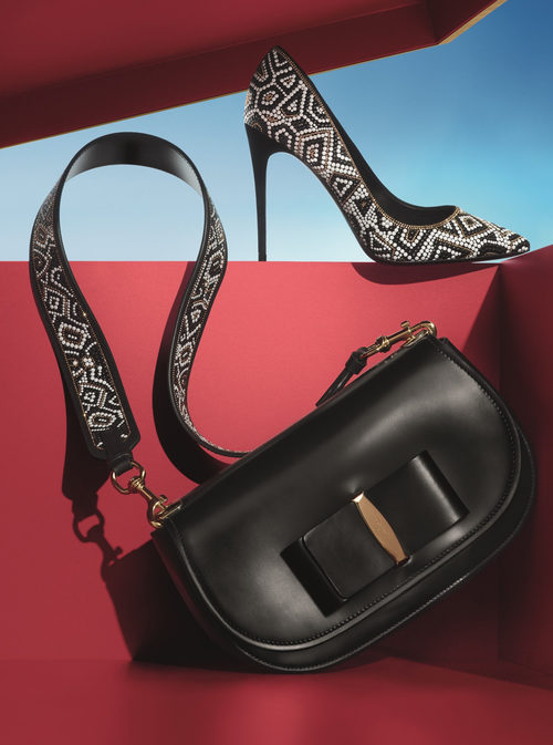 Stilettos de estampado geométrico de Salvatore Ferragamo para Navidad 2016