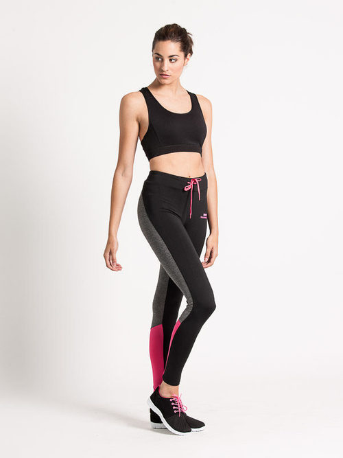 Top negro de la colección deportiva otoño/invierno 2016/2017 de Inside