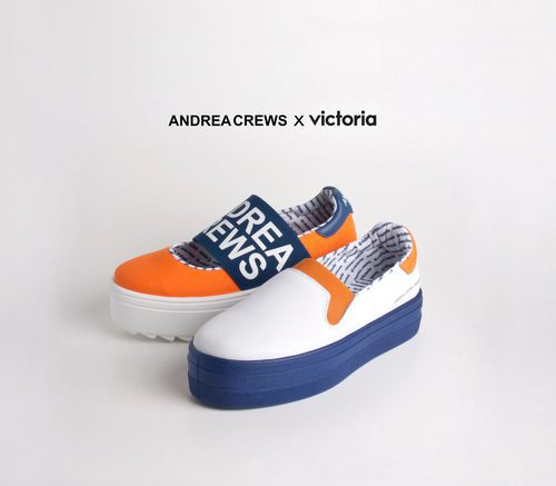 Sneakers blancas, naranjas y azules de la colección 'Work' de Andrea Crews y Victoria