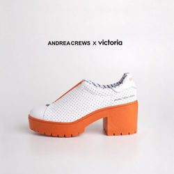 Zapatos de tacón ancho de la colección 'Work' de Andrea Crews y Victoria