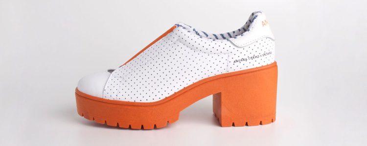 Zapatos de tacón ancho de la colección 'Work' de Andrea Crews y Victoria