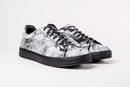 Deportivas blancas y negras de Dior Homme primavera/verano 2017