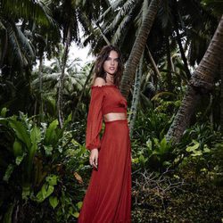Alessandra Ambrosio con un look bohemio de Ale by Alessandra otoño/invierno 2016/2017