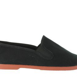 Modelo camping en negro de Victoria primavera/verano 2017