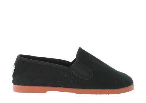 Modelo camping en negro de Victoria primavera/verano 2017
