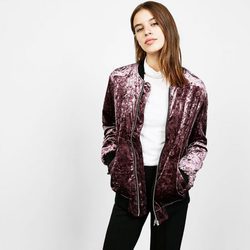 Bomber de color rosa de Bershka para Navidad 2016