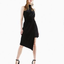 Falda asimétrica negra de Bershka para Navidad 2016