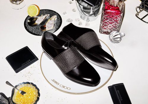 Mocasines negros con cristales de Jimmy Choo colección Crucero 2017