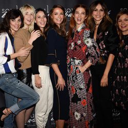 Bárbara Goenaga con las celebrities del proyecto 'Anillos solidarios' de SoulBask