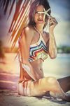 Alessandra Ambrosio con un bikini healter de su firma Ale by Alessandra