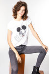 Marta Ortiz con la camiseta solidaria de Mickey Mouse de Alvarno