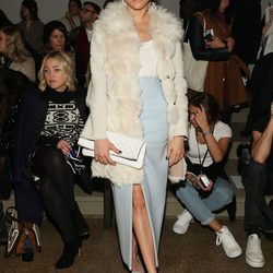 Meghan Markle en un desfile de Wes Gordon en 2015