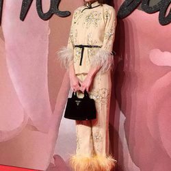 Alexa Chung con un look oriental en los British Fashion Awards 2016