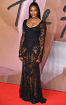 Naomi Campbell vestida de Alexander McQueen en los British Fashion Awards 2016