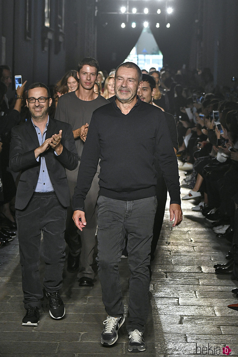 Tomas Maier en el desfile de Bottega Veneta de la Milán Fashion Week primavera/verano 2017